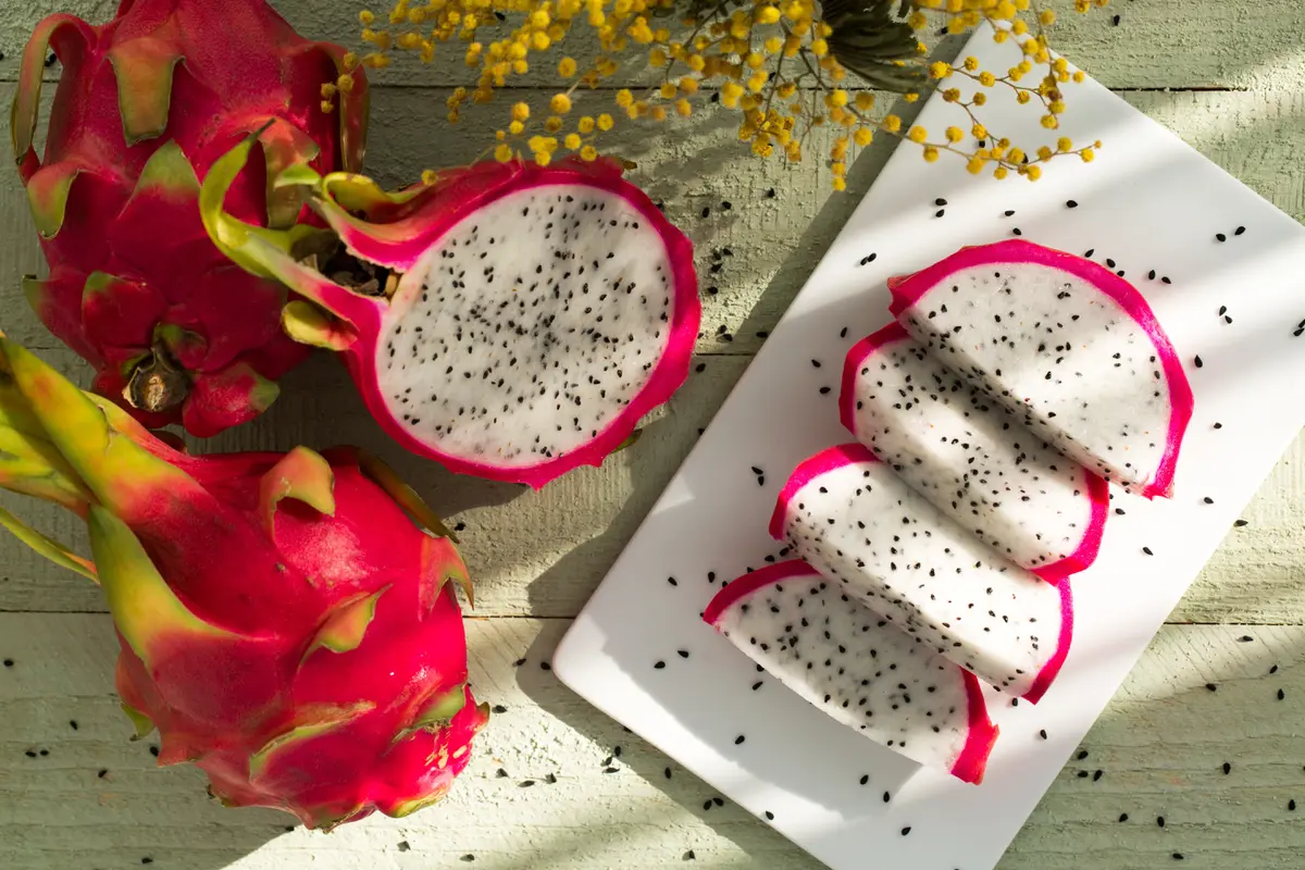 Buah Naga Memiliki Banyak Manfaat.
