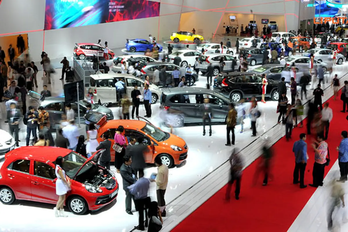 iims-crowd-130928c.jpg