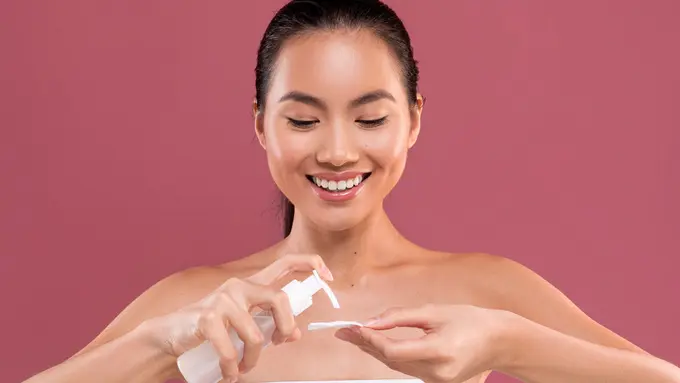 Cleansing Oil dan Cleansing Balm Lagi Banyak Disukai, Mana yang Lebih Efektif Membersihkan Kulit?