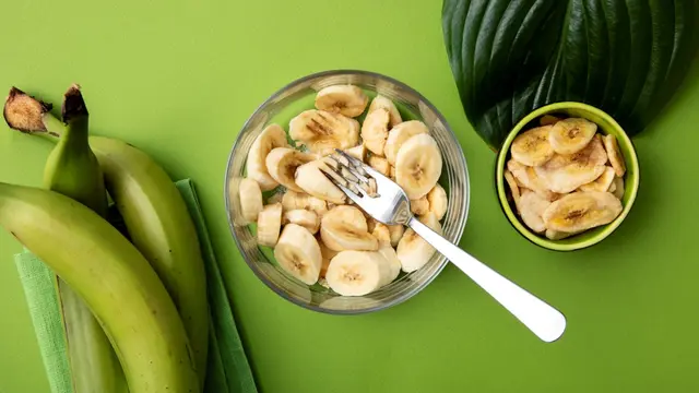 Makanan Terbaik untuk Menyeimbangkan Hormon Perempuan di Fase Luteal: Bantu Redakan PMS, Mood Swing, dan Kelelahan