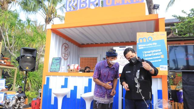 QRIS Mudahkan Transaksi