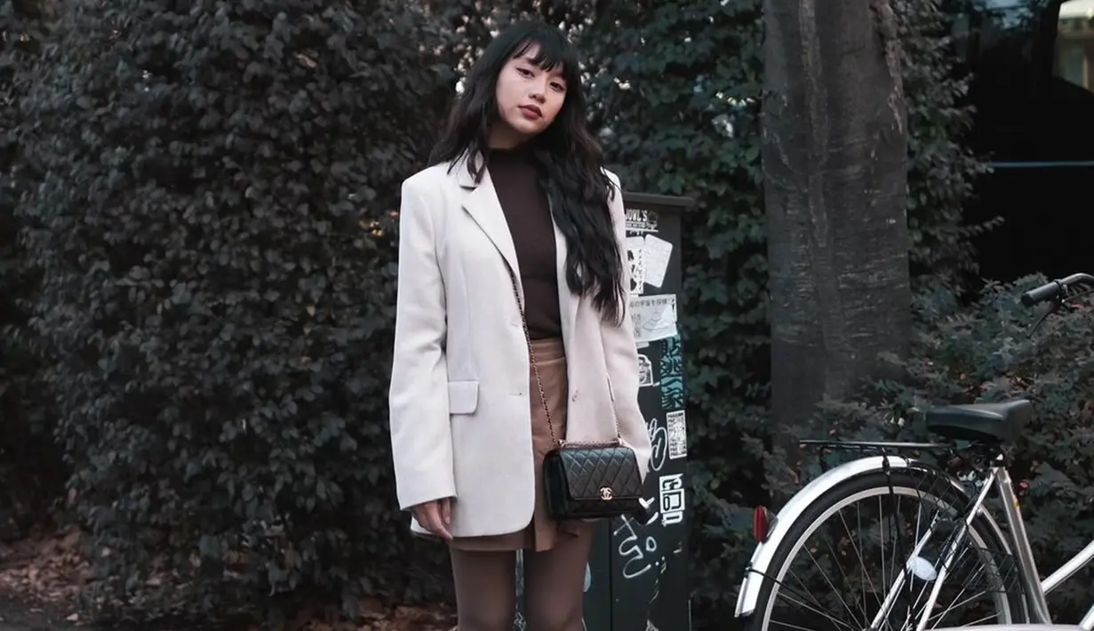 Ghea Indrawari mengunggah momen selama berada di Jepang dalam akun Instagram pribadinya. Kota Tokyo menjadi destinasi pertama yang dikunjungi oleh wanita 25 tahun ini. (Liputan6.com/IG/@gheaindrawari)