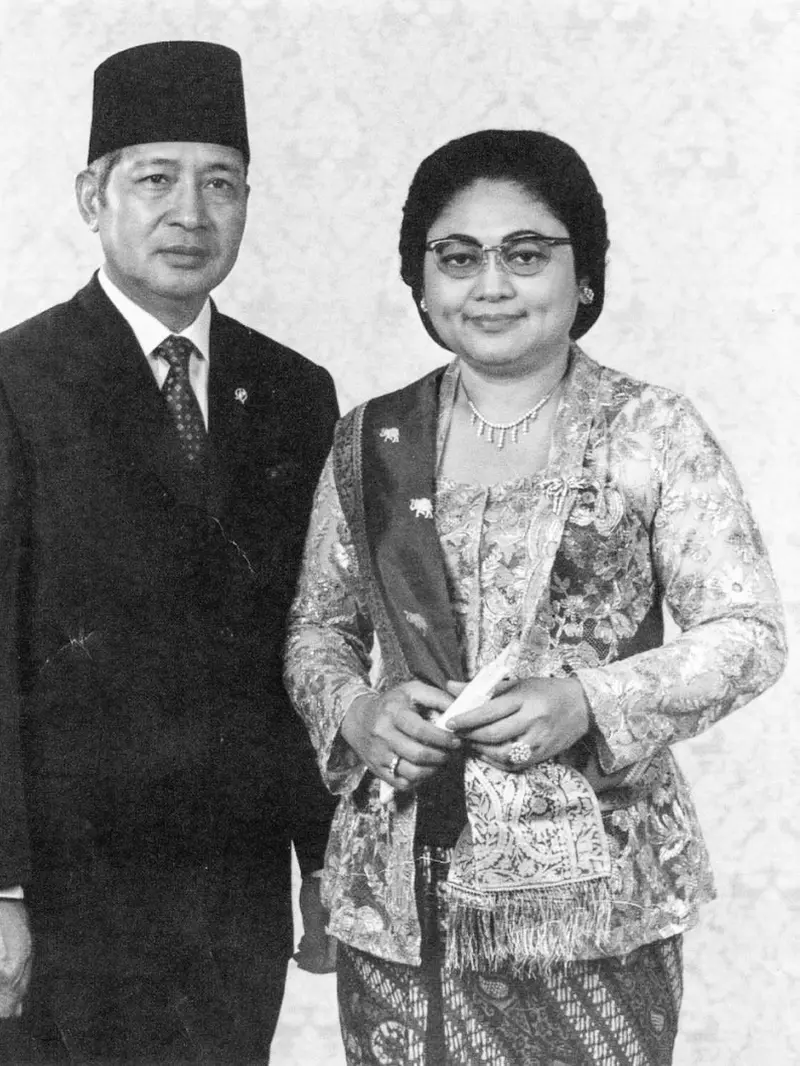 Pak Harto dan Ibu Tien Soeharto dalam kenangan
