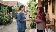 9 Ciri Orang yang Suka Berbagi Makanan ke Tetangga dan Maknanya Menurut Psikologi