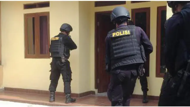 News Flash: Batasi Gerak Teroris Polisi Razia Indekos dan Kontrakan