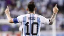 Lionel Messi adalah nyawa dari permainan Timnas Argentina. La Pulga merupakan pemain senior sekaligus megabintang yang bisa mengangkat tim Tango tampil habis-habisan untuk membawa pulang kembali trofi Piala Dunia ke Argentina. (AFP/Andres Kudacki)