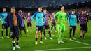 Reaksi sejumlah pemain Barcelona usai dipaksa menyerah dengan skor 0-3 kala menjamu Bayern Munchen di Spotify Camp Nou dalam laga matchday 5 fase grup Liga Champions 2022/2023, Kamis (27/10/2022) dini hari WIB. (AFP/Pau Barrena)