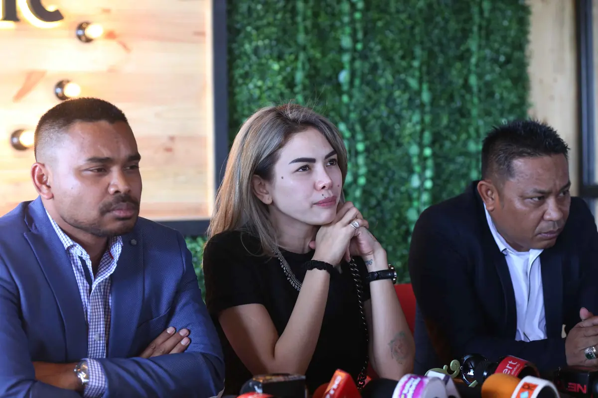 Nikita Mirzani bersama kuasa hukumnya