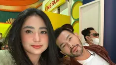 Potret Kedekatan Dewi Perssik dan Rian Ibram (Sumber: Instagram/rianibram)