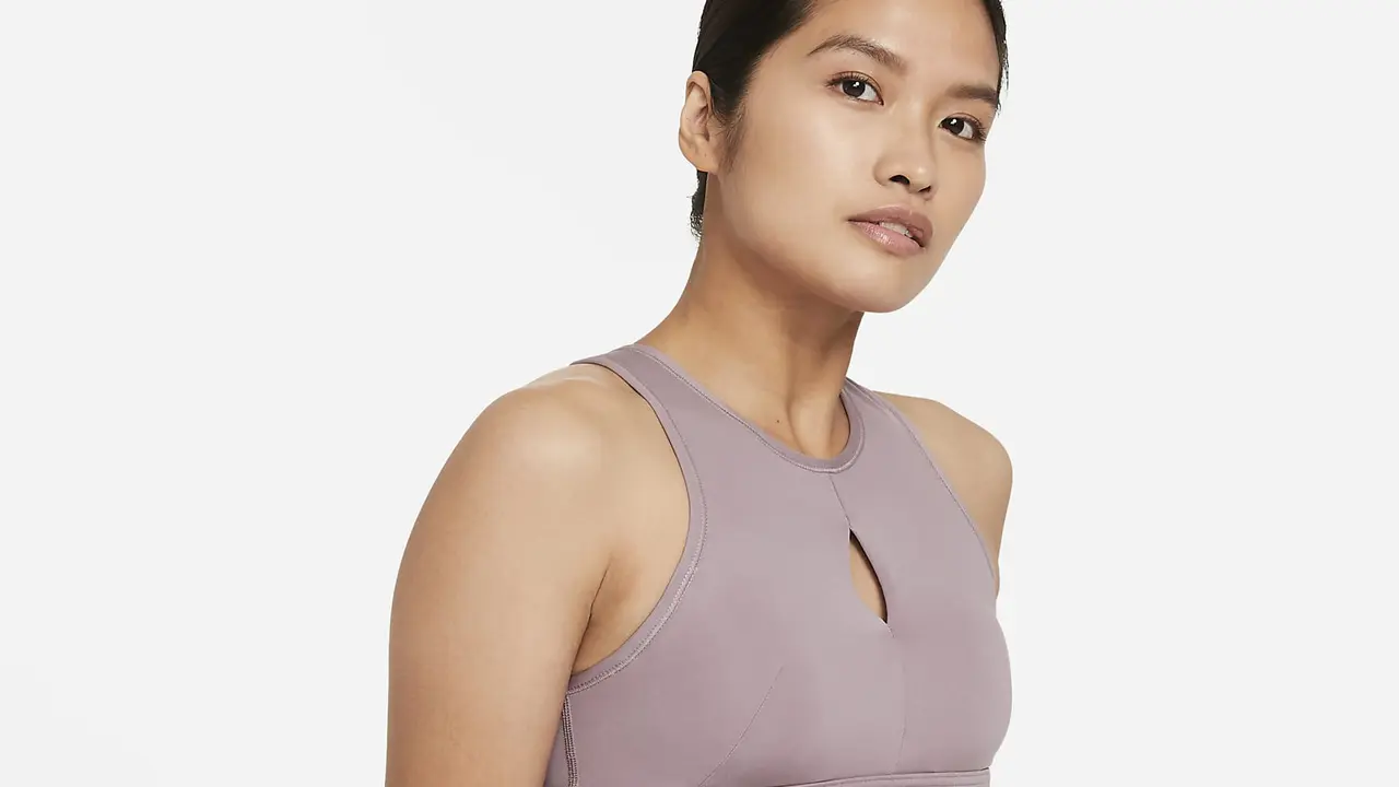 Nike Yoga Swoosh Sports Bra