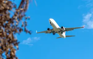 Terkuak Penyebab Penumpang Ryanair Tersedot Keluar lewat Jendela Pesawat