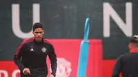Liga Inggris: Manchester United Tanpa Raphael Varane pada Derbi Manchester