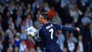 Aksi striker Real Madrid, Cristiano Ronaldo, saat bertanding melawan Malmo FF dalam laga Grup A Liga Champions di Stadion Swedbank, Malmo, Swedia, Rabu (30/9/2015). (AFP Photo/Jonathan Nackstrand)