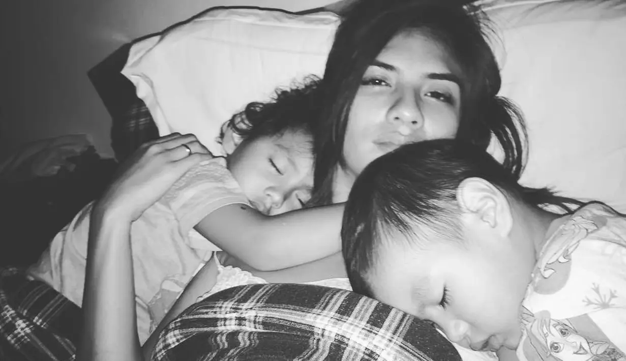 Walaupun sudah mempunyai dua anak, akan tetapi Nadila Ernesta tetap cantik dan punya badan yang seksi. (Foto: instagram.com/nadila_ernesta)