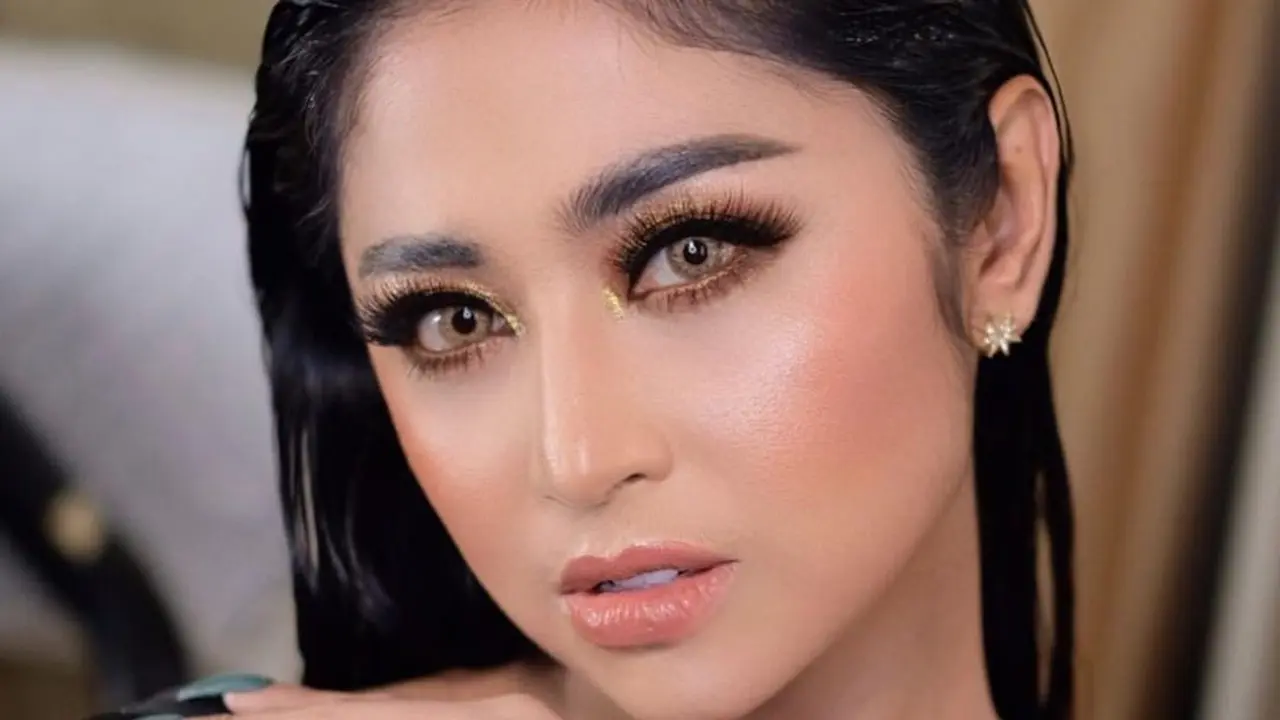 Dewi Perssik. (Foto: Instagram @dewiperssikreal)