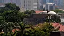 Sejumlah gedung tinggi yang berfungsi sebagai perkantoran di kawasan Jakarta, Minggu (7/10). Sekitar36 persen gedung-gedung pencakar langit digunakan untuk apartemen dan mixed use 21 persen, sisanya difungsikan sebagai hotel. (Merdeka.com/Iqbal S Nugroho)