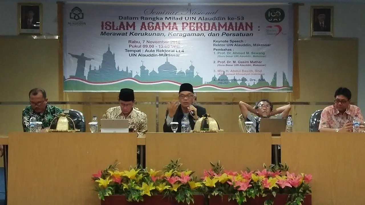 Guru Besar UIN Makassar Prof DR. M Qasim Mathar menyarankan MUI Jakarta Pusat sempurnakan kepengurusannya demi menguatkan persatuan umat Islam di tanah air (Liputan6.com/ Eka Hakim)