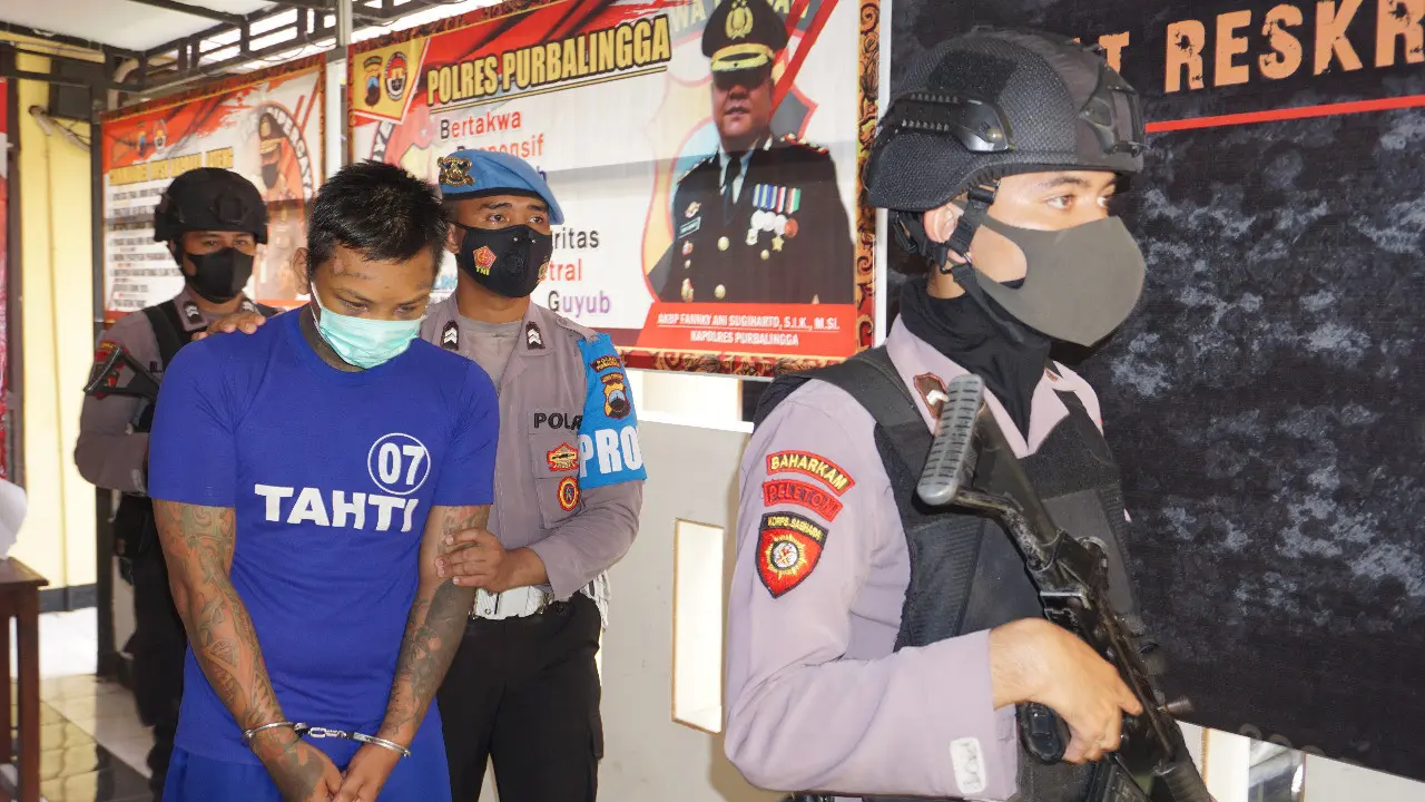Suami istri tembak petugas ronda usai tepergok mencuri tanaman hias. (Foto: Liputan6.com/Humas Polres Purbalingga)