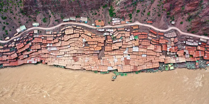 FOTO: Pemandangan Tambak Garam Tradisional di China