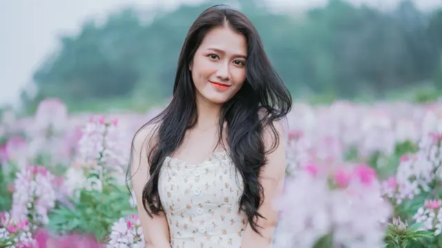 perempuan manis cantik