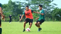 Pemain Tira Persikabo, Hendra Adi Bayauw. (Nandang Permana/Bola.com)