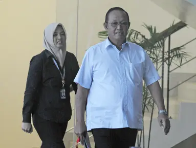 Wakil Wali Kota Mojokerto, Suyitno seusai memenuhi panggilan penyidik KPK di Jakarta, Kamis (15/2). Penyidik KPK memanggil Suyitno terkait kasus pengalihan anggaran PUPR Mojokerto. (Liputan6.com/Herman Zakharia)