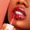 Cherry Cola Lips, Tren Makeup Bibir dengan Sentuhan Cokelat dan Merah Berry