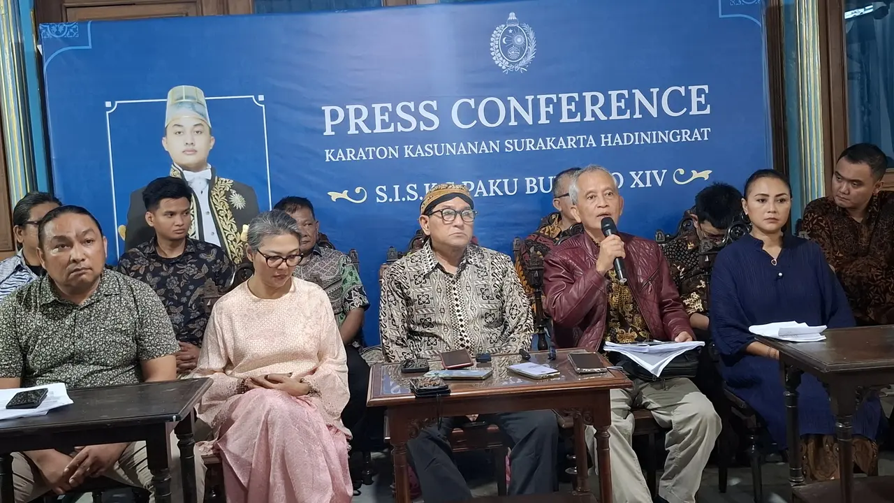 Konferensi pers GKR Timoer soal alasan protes saat Fadli Zon Serahkan SK Pelaksana Keraton Surakarta