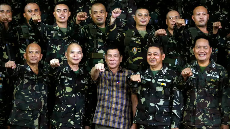 Presiden Filipina Rodrigo Duterte memerintahkan tentaranya untuk menghancurkan Abu Sayyaf