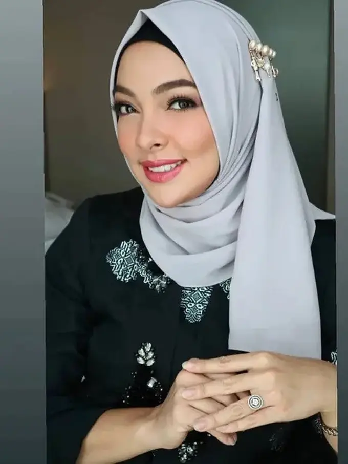 Reisa Broto Asmoro Berhijab