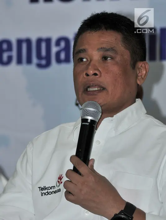 Direktur Enterprise and Business Telkom Dian Rachmawan saat konferensi pers kesepakatan BPH Migas, PT Pertamina dan PT Telkom terkait Digitalisasi Nozzle di Kantor BPH Migas, Jakarta, Senin (13/8). (Merdeka.com/Iqbal S Nugroho)