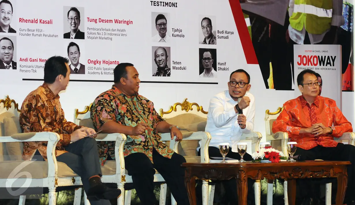 Menteri Tenaga Kerja Hanif Dhakiri (kedua kanan) bersama Andi Gani Nena Wea saat mengikuti seminar dan bedah buku Jokoway di Jakarta, Kamis (27/10). Seminar bertema Era Nawacita dan Relevansi Kepemimpinan Multidimensi. (Liputan6.com/Helmi Fithriansyah)