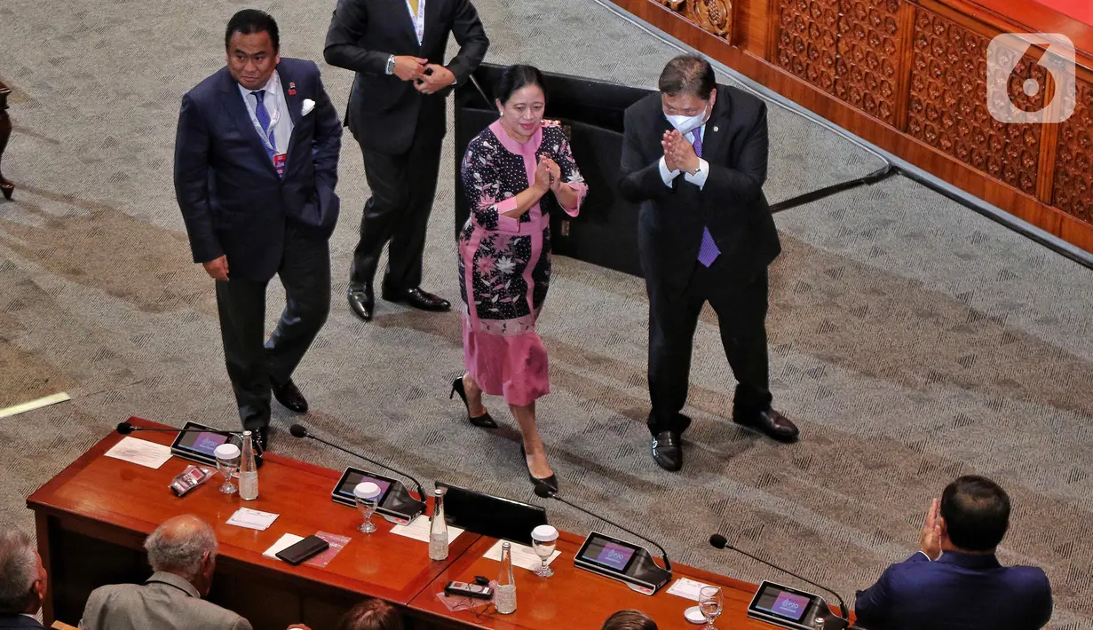 Ketua DPR RI Puan Maharani tiba dalam Pertemuan Parliamentary Forum in the Context of the G20 Speaker Summit (P20) di Gedung Nusantara II, Kompleks Parlemen, Jakarta, Rabu (5/10/22). Forum membahas inter-parliamentary forum P20 yang dihadiri delegasi parlemen negara-negara G20 membahas tentang peran parlemen dalam memperkuat Multilareralisme di abad 21 dalam menyelesaikan berbagai krisis global. (Liputan6.com/Angga Yuniar)