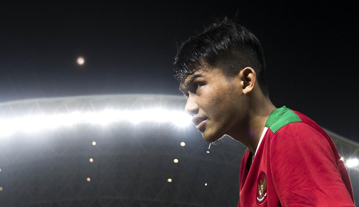 2. Witan Sulaeman - Gelandang serang binaan PPLP Ragunan ini memiliki kelincahan dalam mengontrol bola. Bakatnya tersebut membuat pemain berdarah Palu ini sedang difasilitasi untuk bermain di klub Eropa. (Bola.com/Vitalis Yogi Trisna)