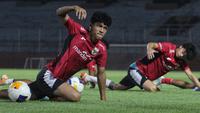 Pemusatan latihan (TC) Timnas Indonesia U-20 untuk Kualifikasi Piala Asia U-20 digelar di Stadion Gelora 10 November, Surabaya. (Bola.com/Wahyu Pratama)