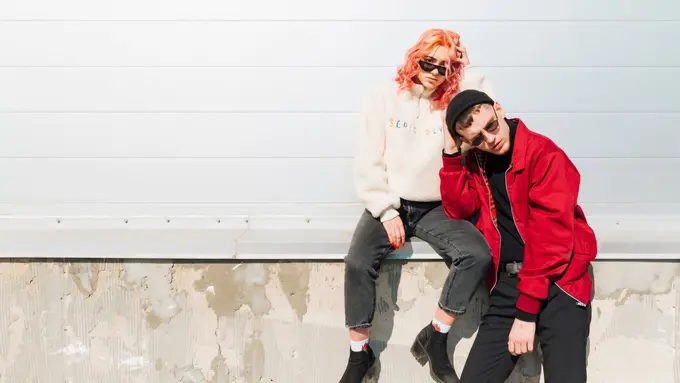 Apa itu Tren Fashion Unisex? Mengapa Unisex Jadi Tren Fashion yang Tak Terhentikan? Ternyata ini Alasannya! (Foto dok : Freepik/freepik)