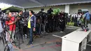 Suasana peliputan awak media di posko Crisis Centre di Terminal II Bandara Juanda, Surabaya, Senin (29/12/2014). (Liputan6.com/Johan Tallo)