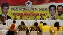 Suasana Dialog Internal Partai Golkar di DPP Partai Golkar, Jakarta, Kamis (10/11). Partai Golkar memastikan tetap mendukung kebijakan Pemerintahan Jokowi dan tetap mendukung Ahok di Pilkada DKI Jakarta. (Liputan6.com/Johan Tallo)