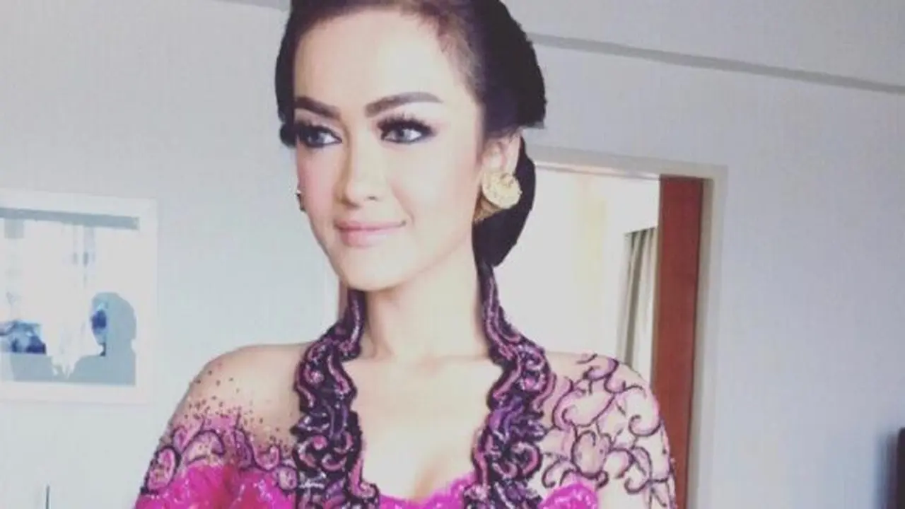 Top 3 Hari Ini: Cerita Pesanan Baju Terakhir Julia Perez