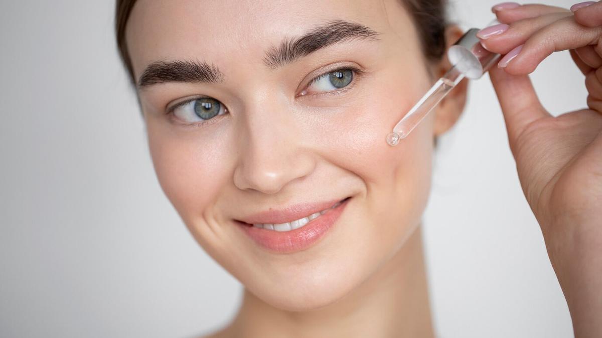 Cara Memakai Serum dengan Pelembap untuk Hasil Optimal dan Bikin Kulit Glowing