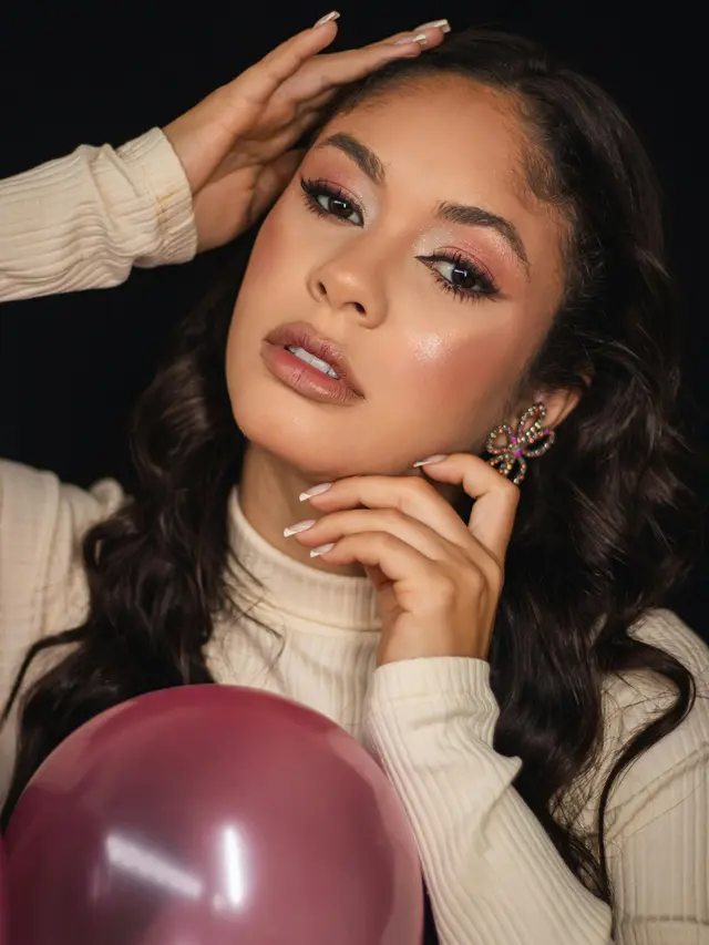 Tren Make Up Glowing Kayak Habis Mandi, Ini 8 Jenis Produk yang Perlu Kamu Siapin!