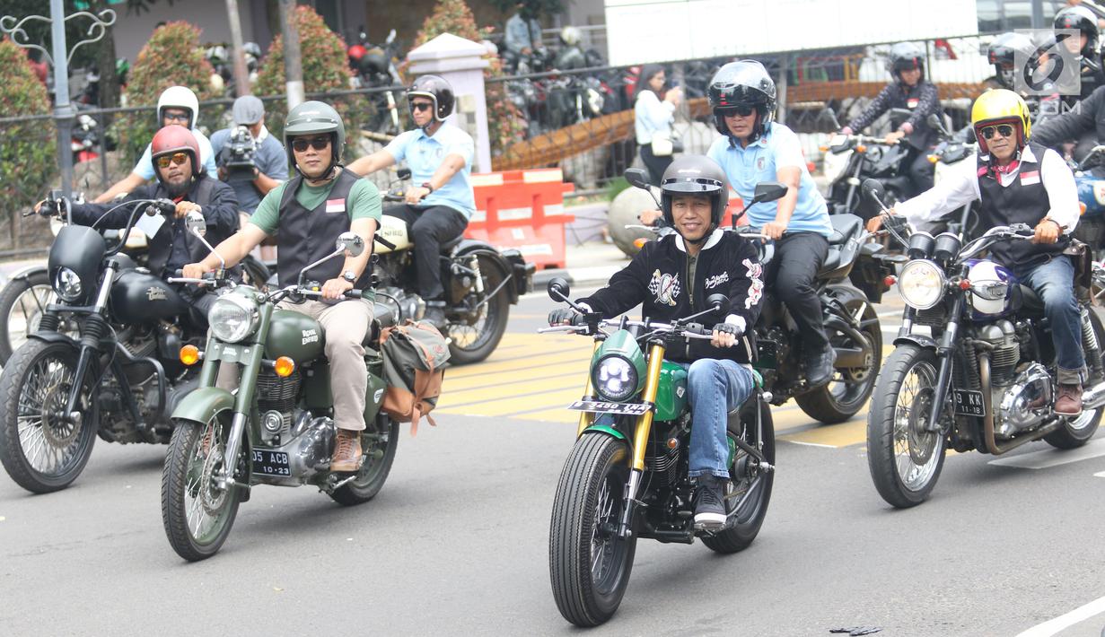  FOTO Gaya Jokowi Pimpin Konvoi Motor di Bandung News 