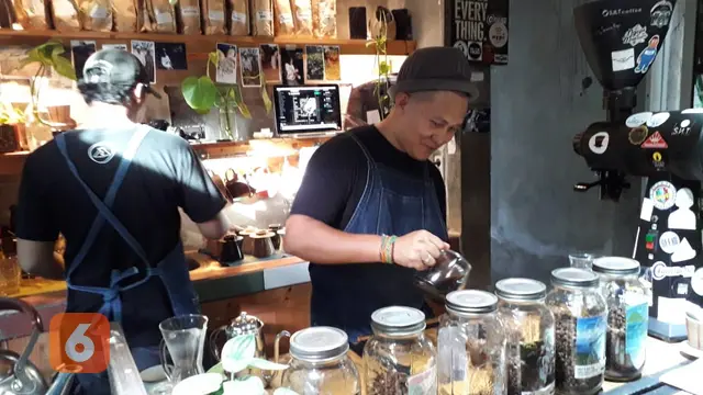 Pepeng, Pemilik Klinik Kopi