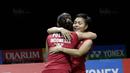 Ganda putri Indonesia, Greysia Polii/Apriyani Rahayu, saat melawan wakil Korsel, Lee So-hee/Shin Seung-chan pada laga Indonesia Masters 2018 di Istora Senayan, Sabtu (27/1/2018). Greysia/Apriyani menang 21-11, 17-21, 21-17. (Bola.com/M Iqbal Ichsan)