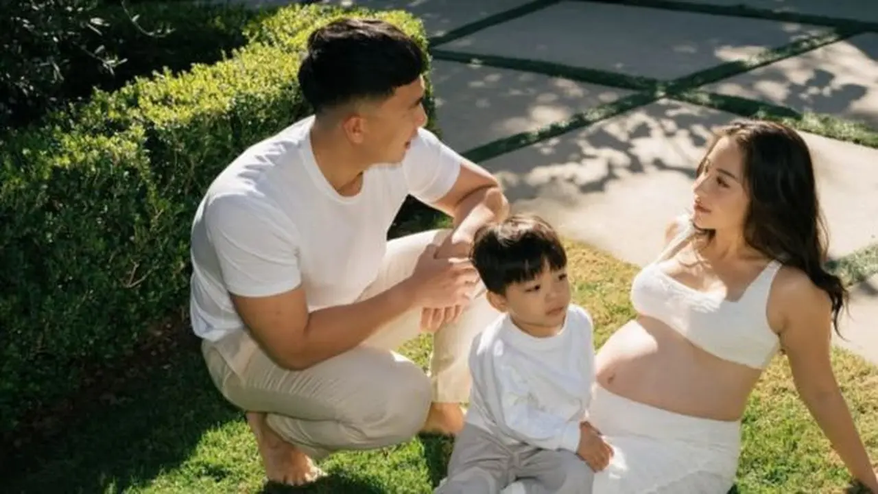 Momen Kehangatan Maternity Shoot Nikita Willy (credit: https://www.instagram.com/nikitawillyofficial94/ dan https://www.instagram.com/itslindssmith/)