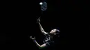 Pebulu tangkis tunggal putri Indonesia, Putri Kusuma Wardani saat beraksi melawan wakil Taiwan, Sung Shuo Yun, pada babak 32 besar Indonesia Masters 2026 di Istora Gelora Bung Karno, Senayan, Jakarta, Rabu (21/1/2026) malam. Mengalahkan wakil Taiwan, Sung Shuo Yun, tunggal putri Indonesia, Putri Kusuma Wardani memastikan langkah ke babak 16 besar Indonesia Masters 2026. (Bola.com/Abdul Aziz)