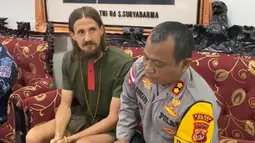 Diketahui selama 1,5 tahun Kapten Phillip Mehrtens disandera KKB Egianus Kogoya di wilayah Nduga. (Foto: Handout/Cartenz Peace Task Force/AFP)