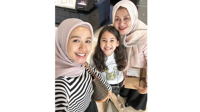 Bak Ibu Kandung, Ini 6 Momen Kedekatan Sandrinna Michelle dengan Laudya Cynthia Bella