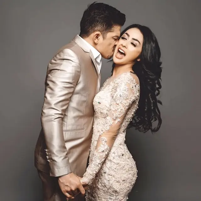 Potret Prewedding 6 Pedangdut Tanah Air Dengan Berbagai Tema