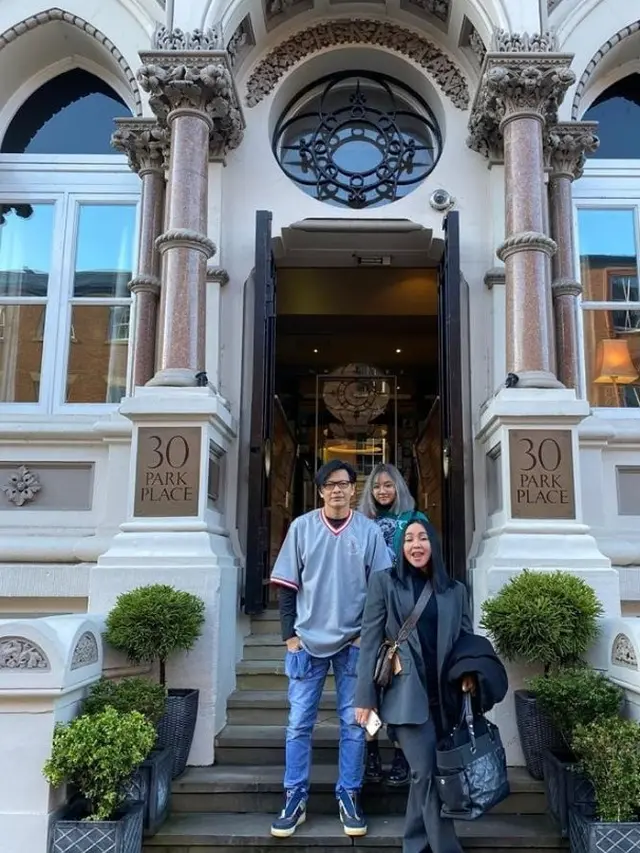 Potret keluarga Dewi Gita (Sumber: Instagram/dewigita01)